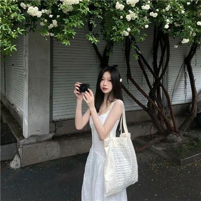 酷爱电影的庞波小姐
